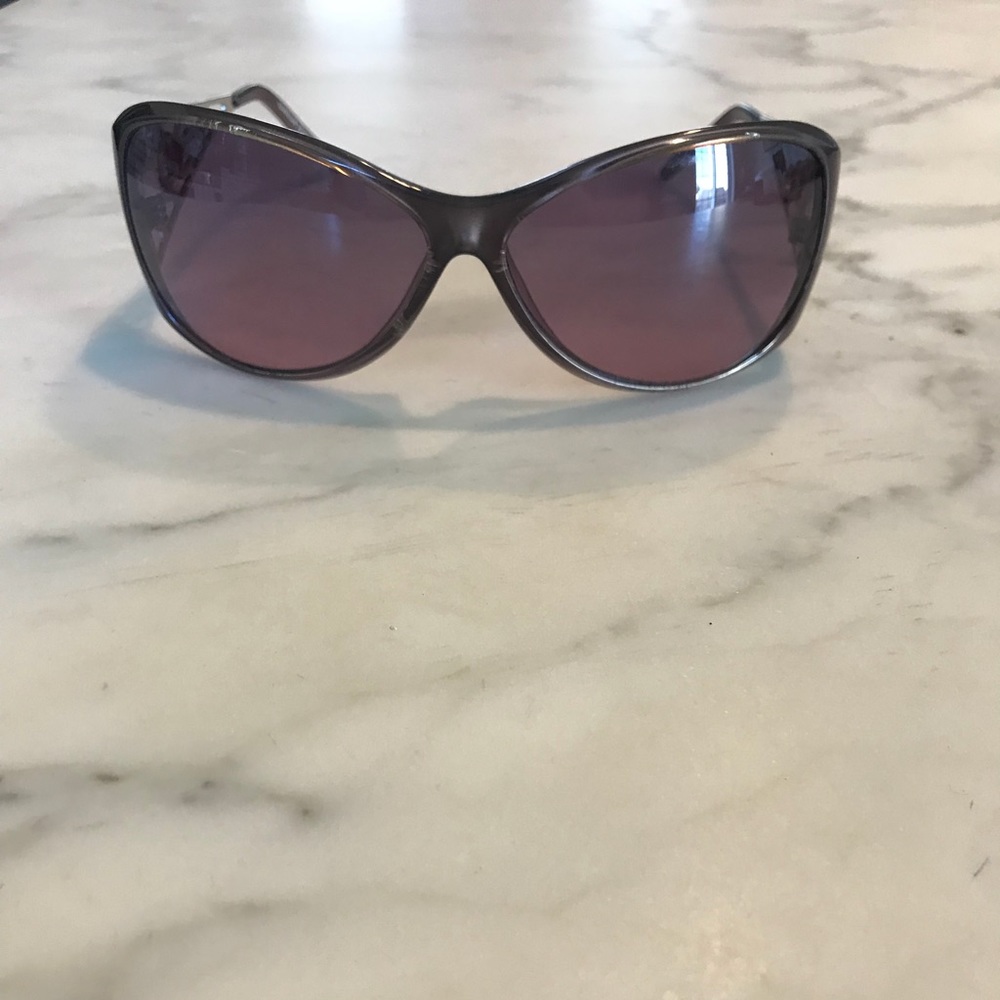 Purple sunglasses with silver siding with mosaic